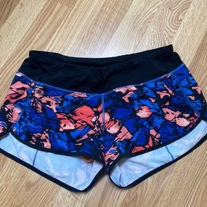 Lululemon Run: Speed Short  4-way Stretch Multicolor Size 6 EUC
